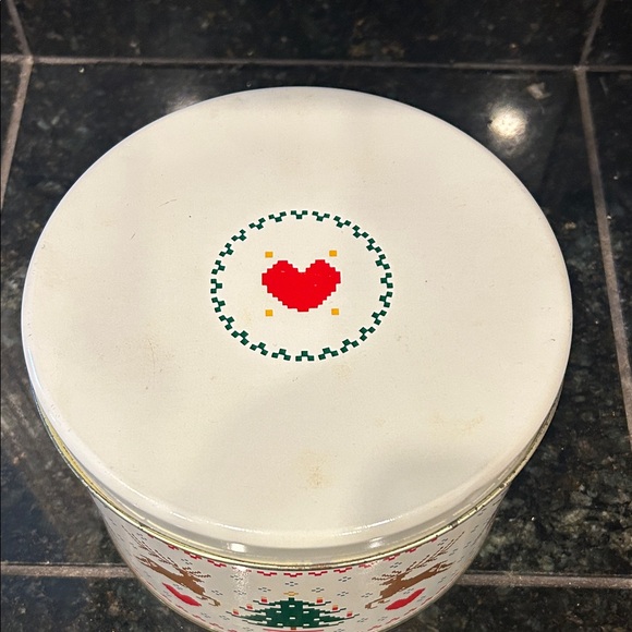 Vgt Bertals Can Co Christmas tin. - Picture 3 of 6
